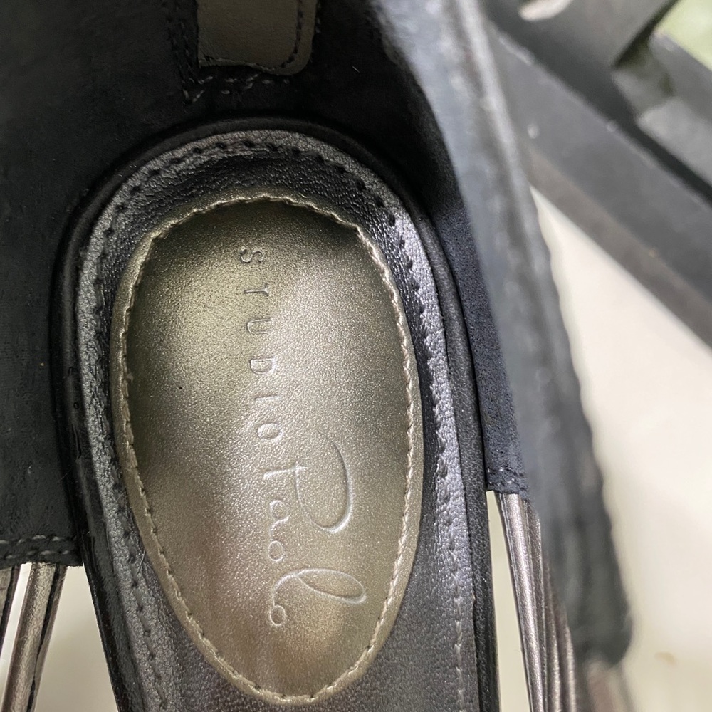 Shoe - Picture 3 of 6